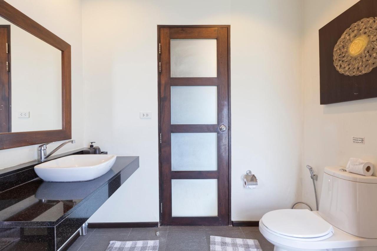 Foxtail Palm Villa Rawai Екстер'єр фото