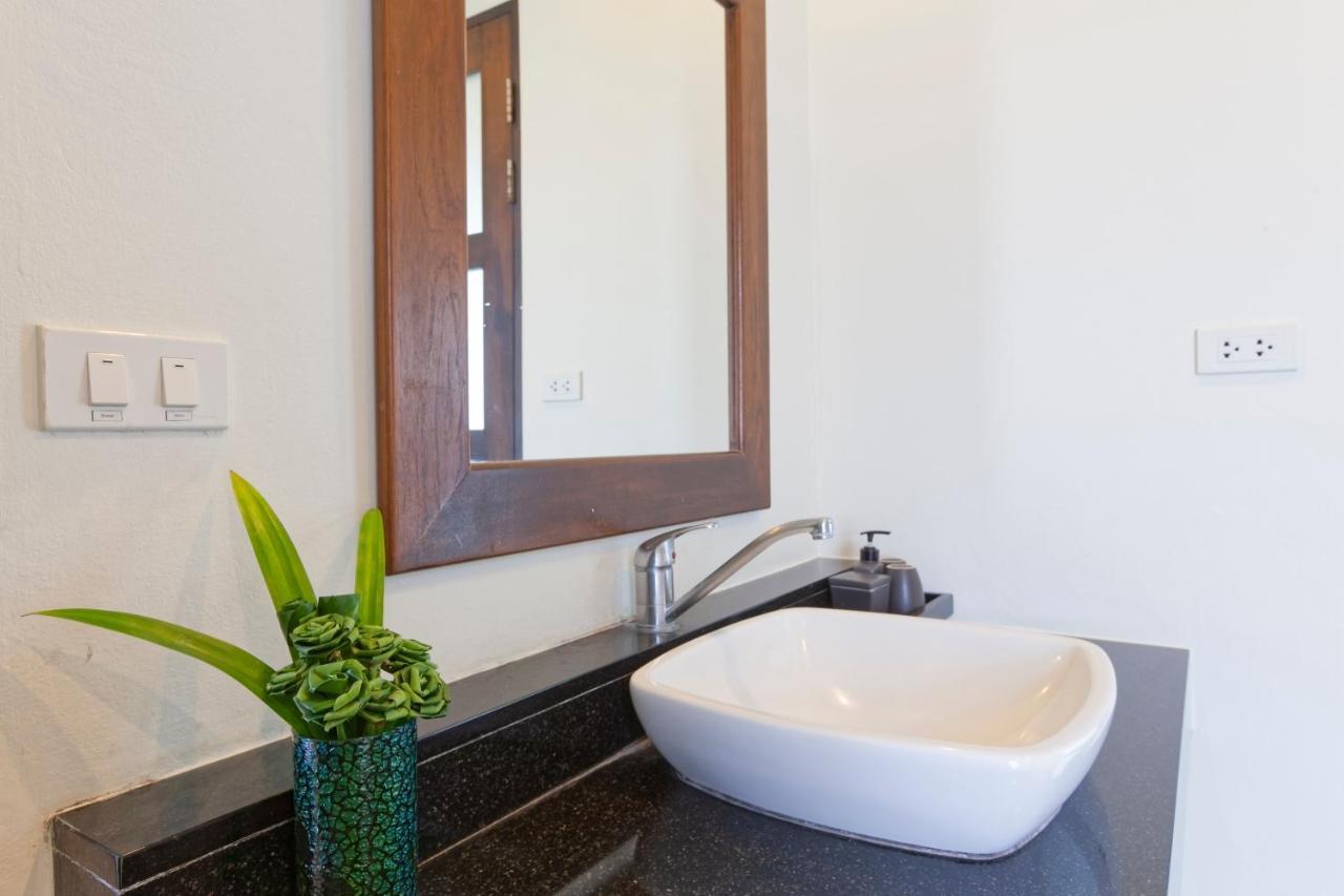 Foxtail Palm Villa Rawai Екстер'єр фото